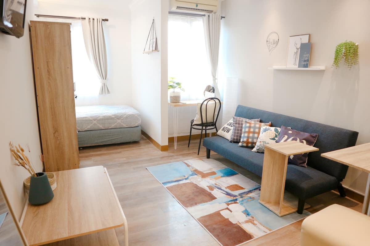 Studio, Non Smoking, Kitchenette | Desk, laptop workspace, iron/ironing board, free WiFi