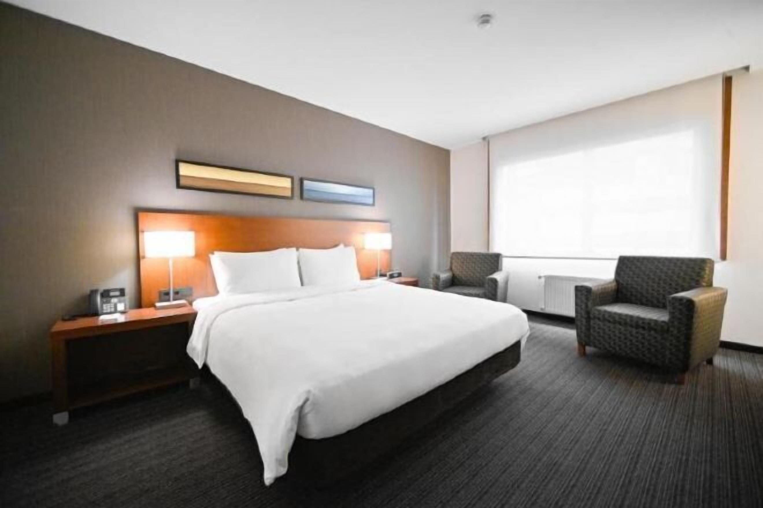 Minibar, in-room safe, desk, laptop workspace