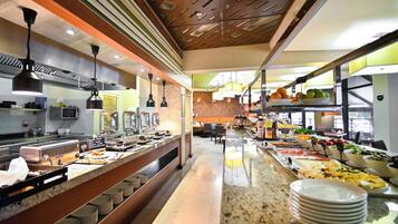 Tägliches Frühstücksbuffet (9000 AMD pro Person)