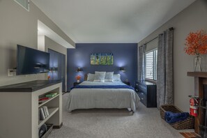 1 bedroom, iron/ironing board, WiFi, bed sheets - The Geneva Studio by Innsbrook Vacations! (Innsbrook)
