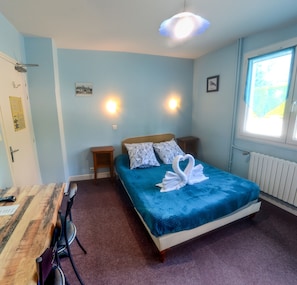 Double Room | Soundproofing, free WiFi, bed sheets