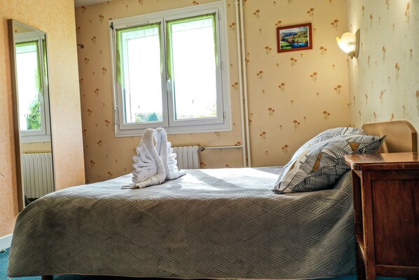 Double Room | Soundproofing, free WiFi, bed sheets