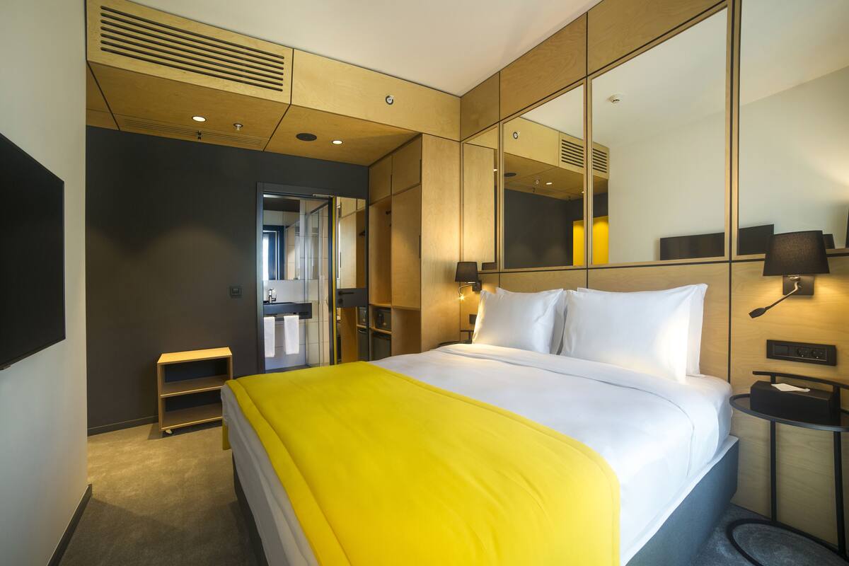 Standard Double Room | Egyptian cotton sheets, premium bedding, minibar, in-room safe