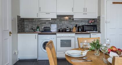 Great apartment-12 minutes by tube to Oxford st!