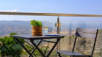 Villa, 3 Bedrooms, Private Pool, Mountain View | Balcony