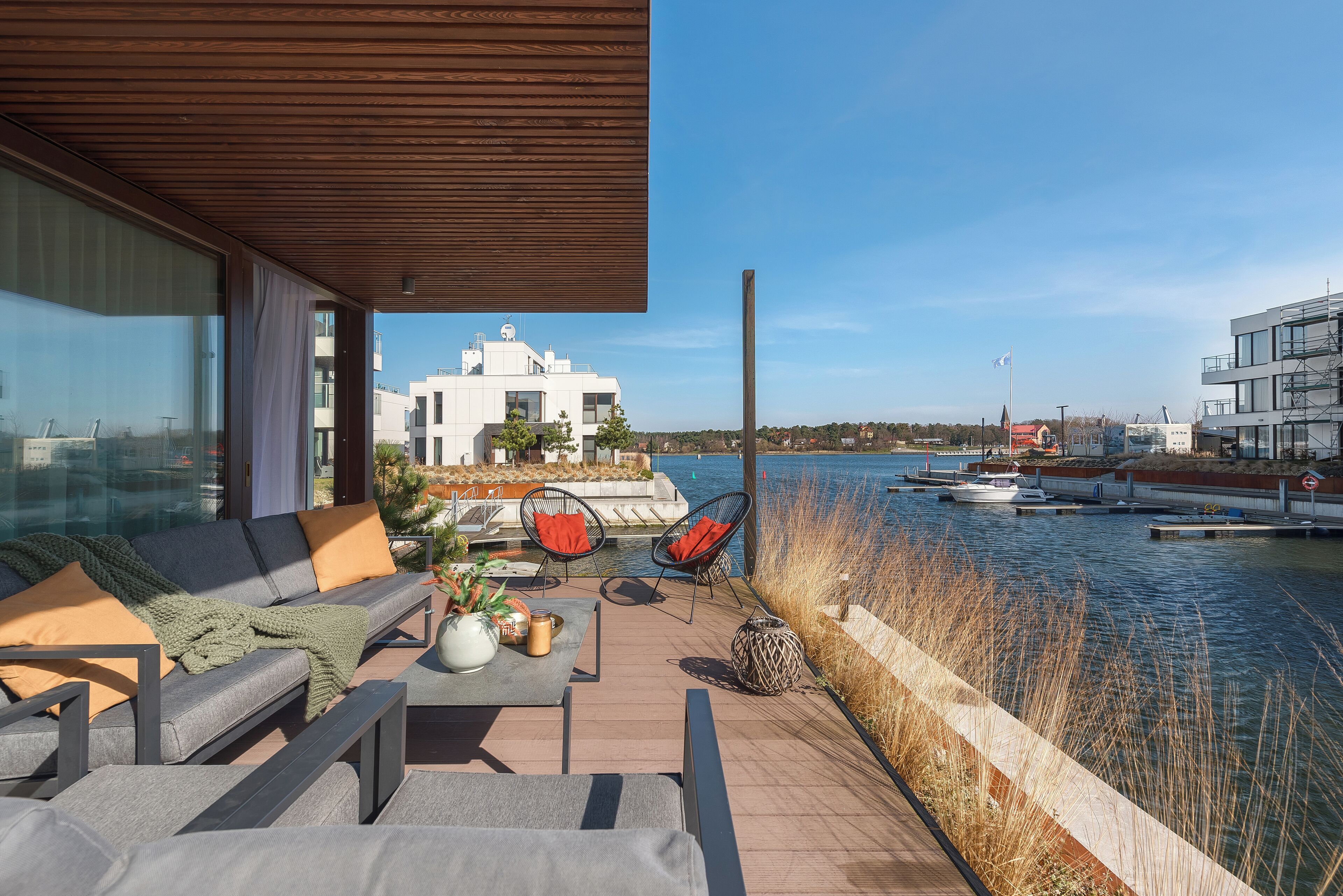 Exclusive Apartment, 3 Bedrooms, Lake View | Terrace/patio