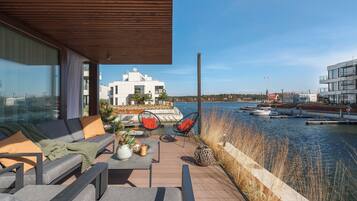 Exclusive Apartment, 3 Bedrooms, Lake View | Terrace/patio