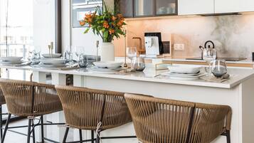 Design-Apartment | Eigene Küche | Kühlschrank, Mikrowelle, Ofen, Herdplatte