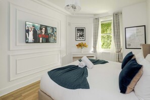 1 bedroom, in-room safe, desk, iron/ironing board - Marylebone Nook (Greater London)