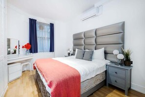 Unclassified image, 4 of 32, button