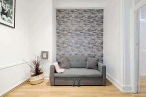 Een smart-tv en een kantoor