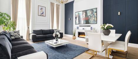 Smart-TV, Kamin, Videospiele, Stereoanlage