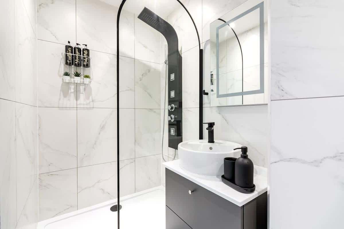 Bathtub, eco-friendly toiletries, hair dryer, bidet