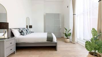2 habitaciones, escritorio, tabla de planchar con plancha y wifi gratis