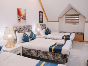 Luxury Room | Free WiFi - Villa Excellance Beach & Wavepool Resort (Tanza)