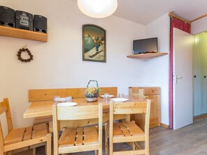 Dining - 2-room apartment near slopes, lovely view (La Plagne Montchavin Les Coches)
