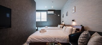 THE PLAZA HOTEL S4W12