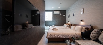 THE PLAZA HOTEL S4W12