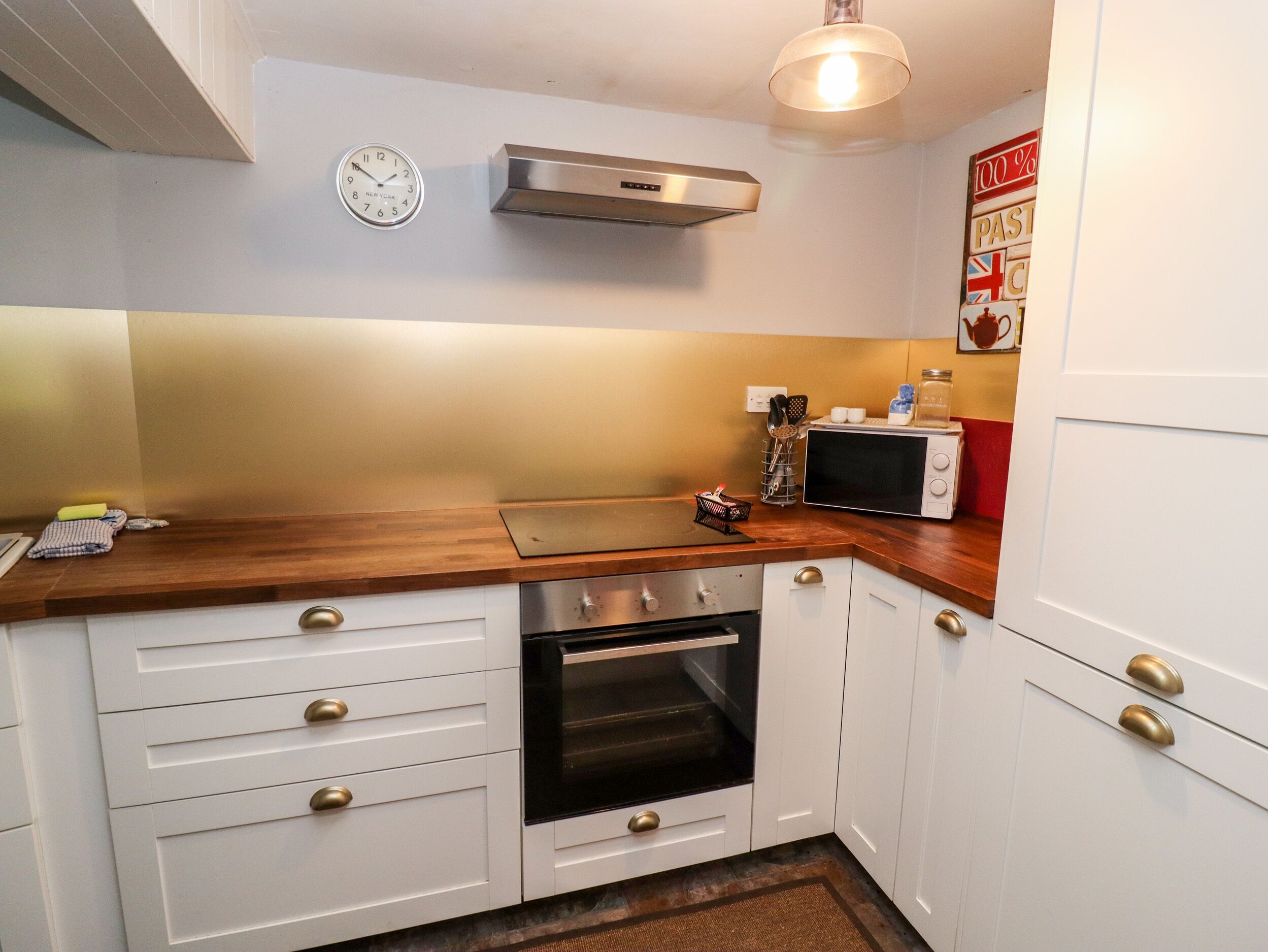 LIME COTTAGE, family friendly, character holiday cottage in Matlock