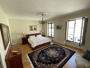 4 Schlafzimmer, Bügeleisen/Bügelbrett, WLAN, Bettwäsche
