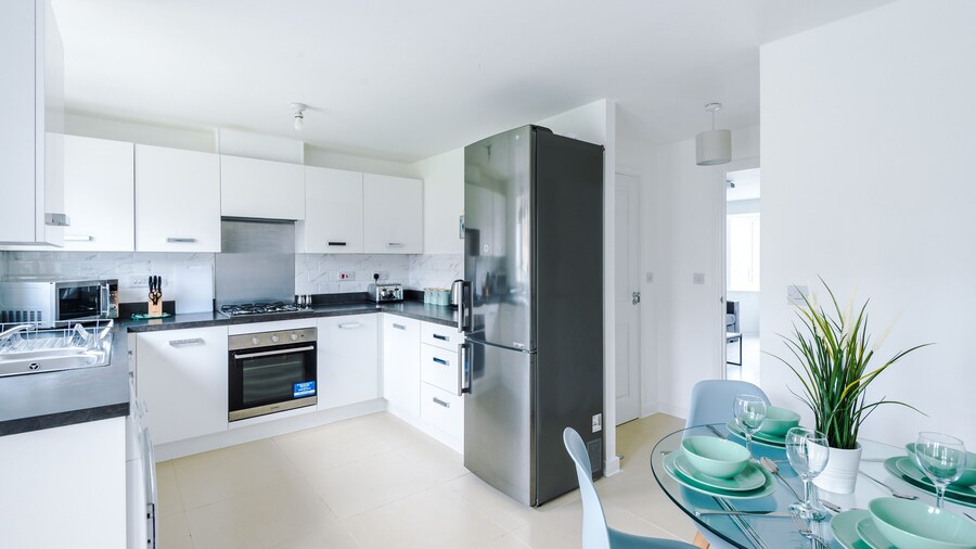 4 Bedroom 3 Bathroom Contractor Home MCR