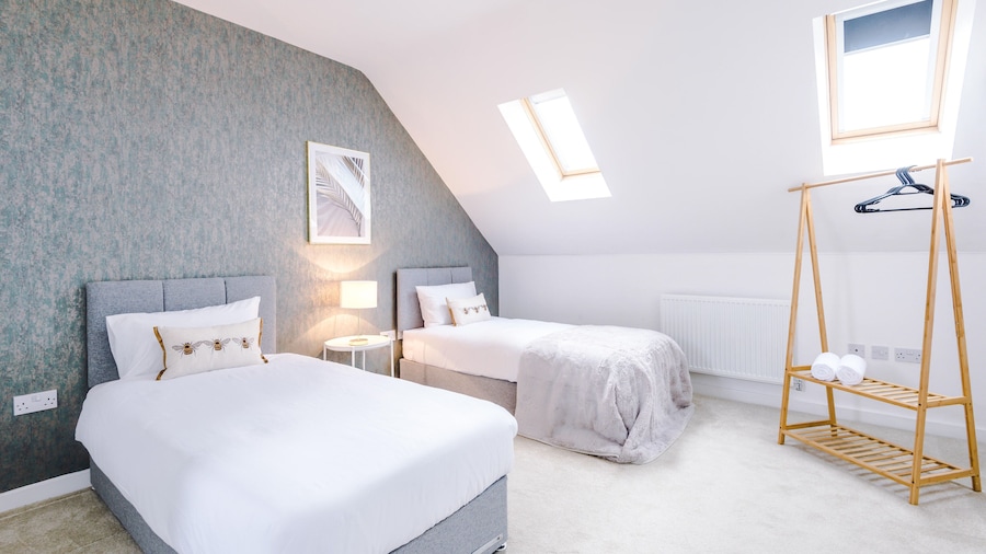 4 Bedroom 3 Bathroom Contractor Home MCR