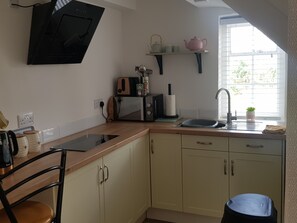 Fridge, microwave, stovetop, toaster