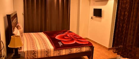 Double Room | Laptop workspace, free WiFi
