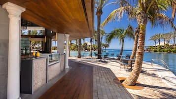 7 piscinas al aire libre, sombrillas, tumbonas