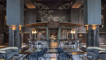 7 bars, 10 bars de plage, bar en bord de piscine