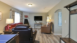Hus (Stay-n-Play - DOWNTOWN BRANSON - Free) | Udendørsområde