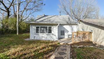 Rumah (Downtown house- IN HISTORIC BRANSON -) | Eksterior