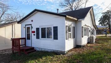 House (Downtown house- IN HISTORIC BRANSON -) | Exterior