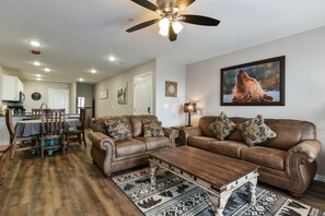 Leilighet (Mystic Cove Condo - Pool - New everyt) | Eksteriør