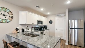 Unclassified image, 5 of 30, button - Mystic Cove Condo - Pool - Perfect Location!! (Branson)