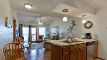 Condo (Divine 9 Condo - RESORT AMENITIES - F) | Exterior