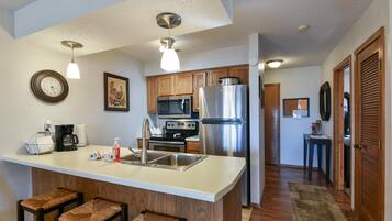 Condo (Divine 9 Condo - RESORT AMENITIES - F) | Exterior