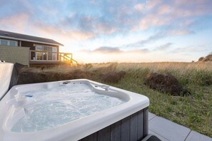 Tina de hidromasaje al aire libre