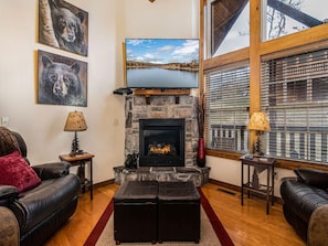 House (Bear Hug - Cabin comfort - OUTDOOR PO) | Exterior - Bear Hug - Cabin Comfort - Outdoor Pool - Walking Trails -family/group Fun! (Reeds Spring)