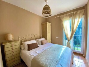 3 Schlafzimmer, Bügeleisen/Bügelbrett, kostenloses WLAN, Bettwäsche