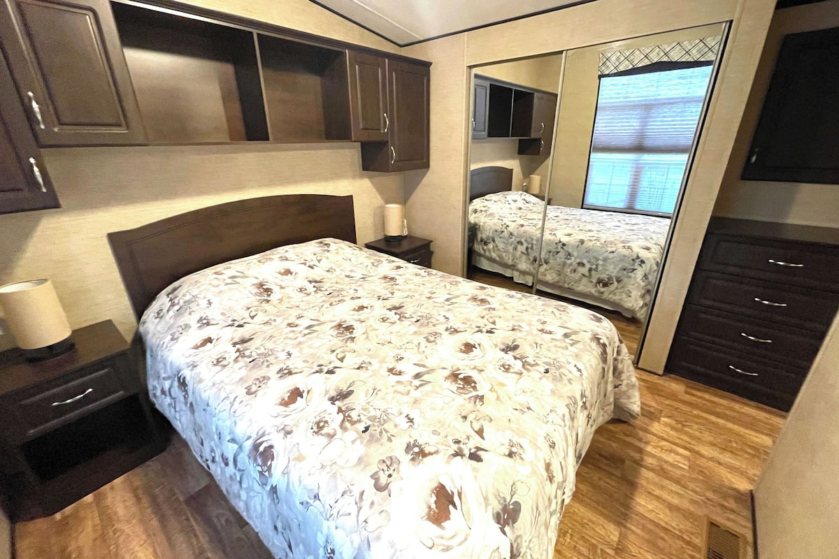 Superior Cottage | 2 bedrooms, individually decorated, individually furnished