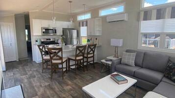 Elite Cottage | Living area
