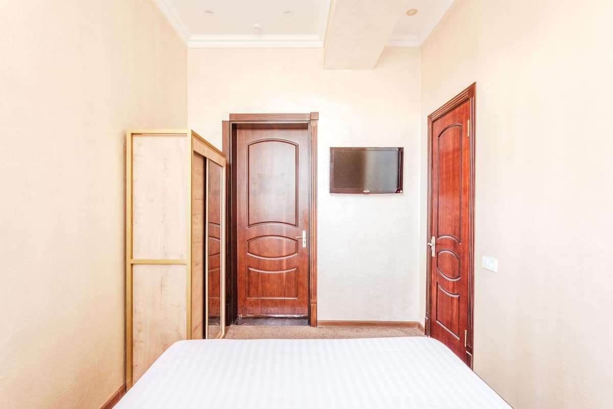Quarto casal júnior | Cortinas blackout, quartos à prova de som, ferros/tábuas de passar roupa