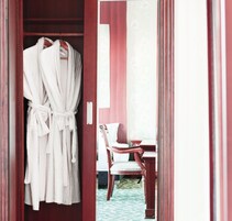 Cortinas blackout y sistema de insonorización 