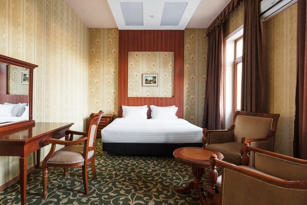 Deluxe Double Room | Blackout drapes, soundproofing, iron/ironing board, free WiFi