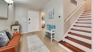 Interior - GP64A Stylish 3BD Condo | Six Flags| Grand Prairie (Grand Prairie)