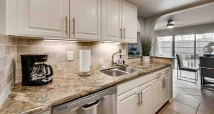 25% OFF 3BD Condo, Pool, Six Flag - Grand Prairie - GP64A
