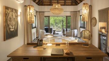 Luxury Suite, 1 Bedroom | Minibar, free WiFi