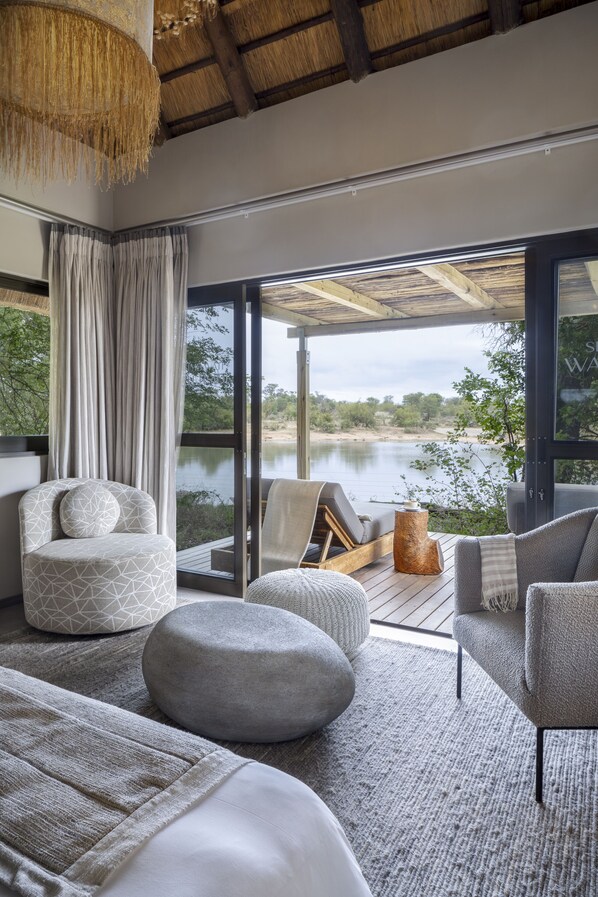 Suite de lujo, 2 habitaciones | Minibar y wifi gratis