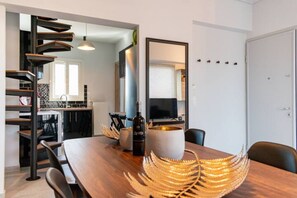 Apartment | In-room dining - Friendly Accommodation-GTD33701 (Athens)